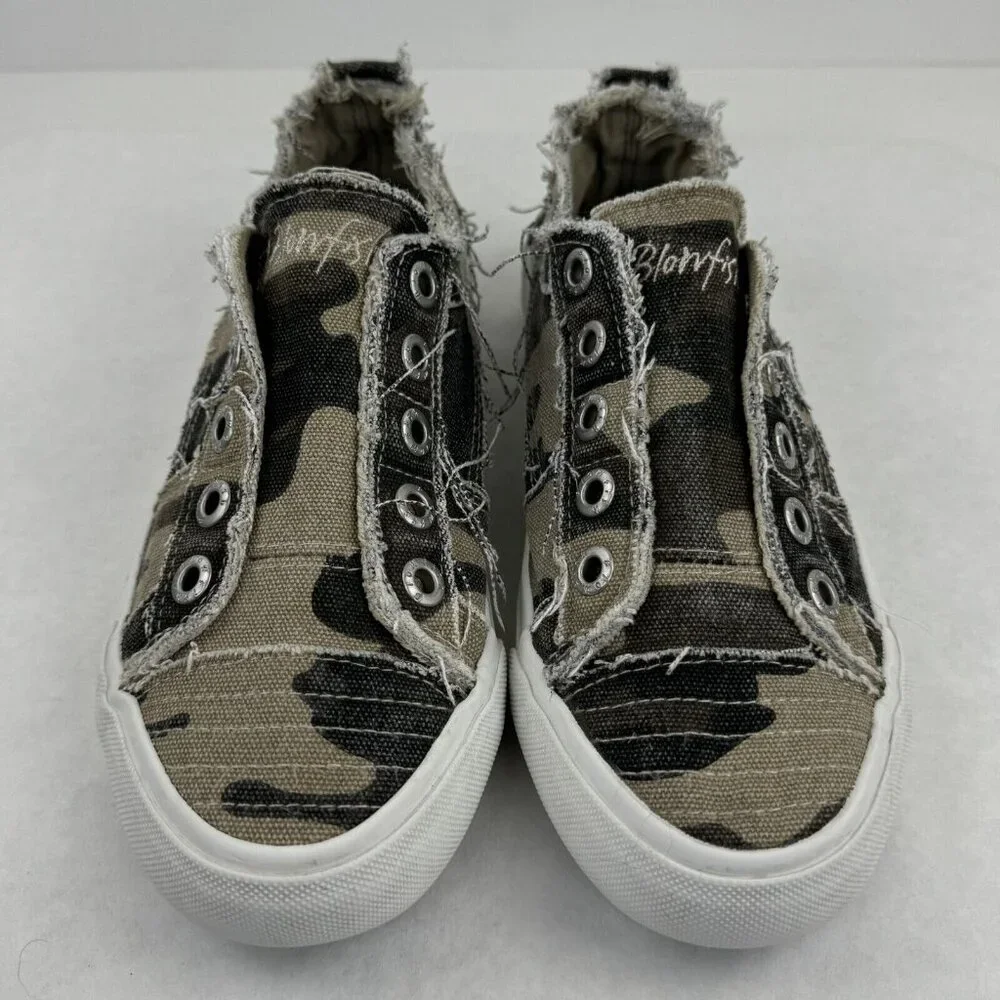 Blowfish Malibu Slip On Sneakers Womens Size 7 Multicolor Camouflage Canvas - Picture 2 of 15